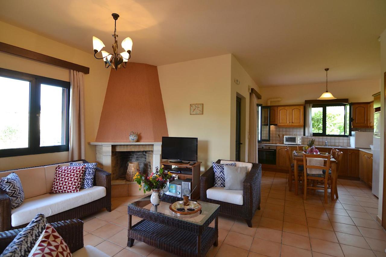Christina Villas- Minoan Inland Pentamodi Екстер'єр фото