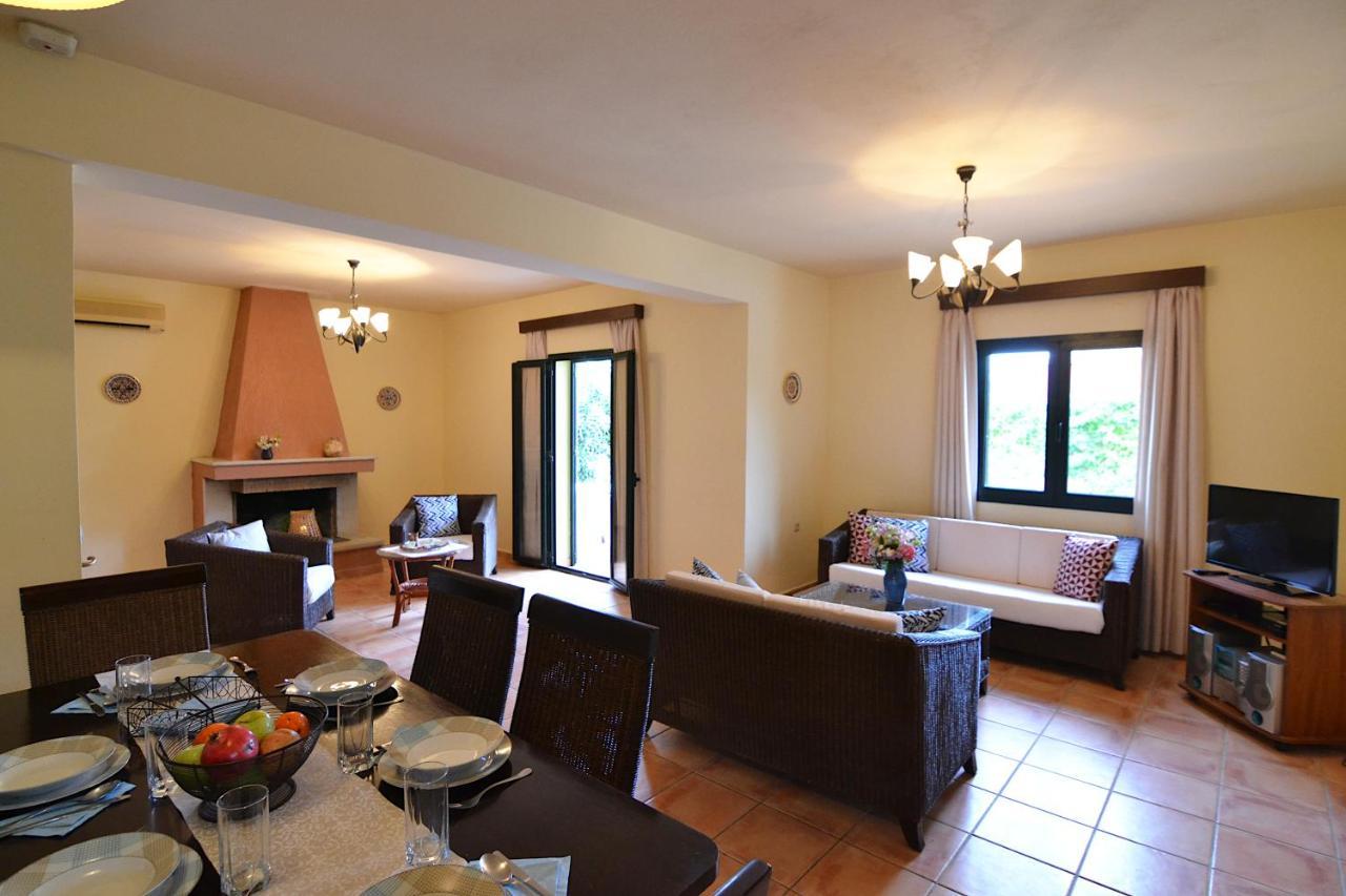 Christina Villas- Minoan Inland Pentamodi Екстер'єр фото