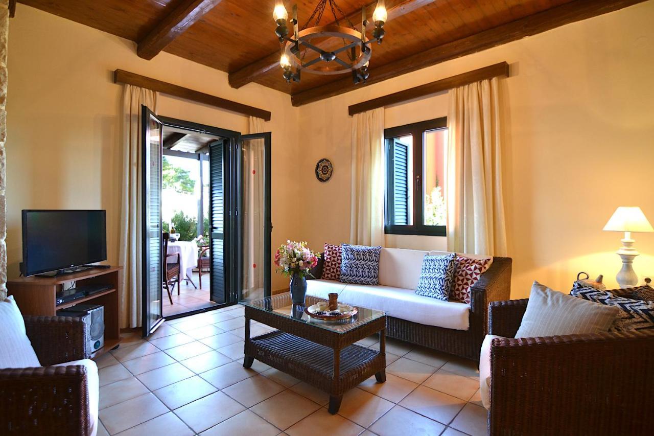 Christina Villas- Minoan Inland Pentamodi Екстер'єр фото