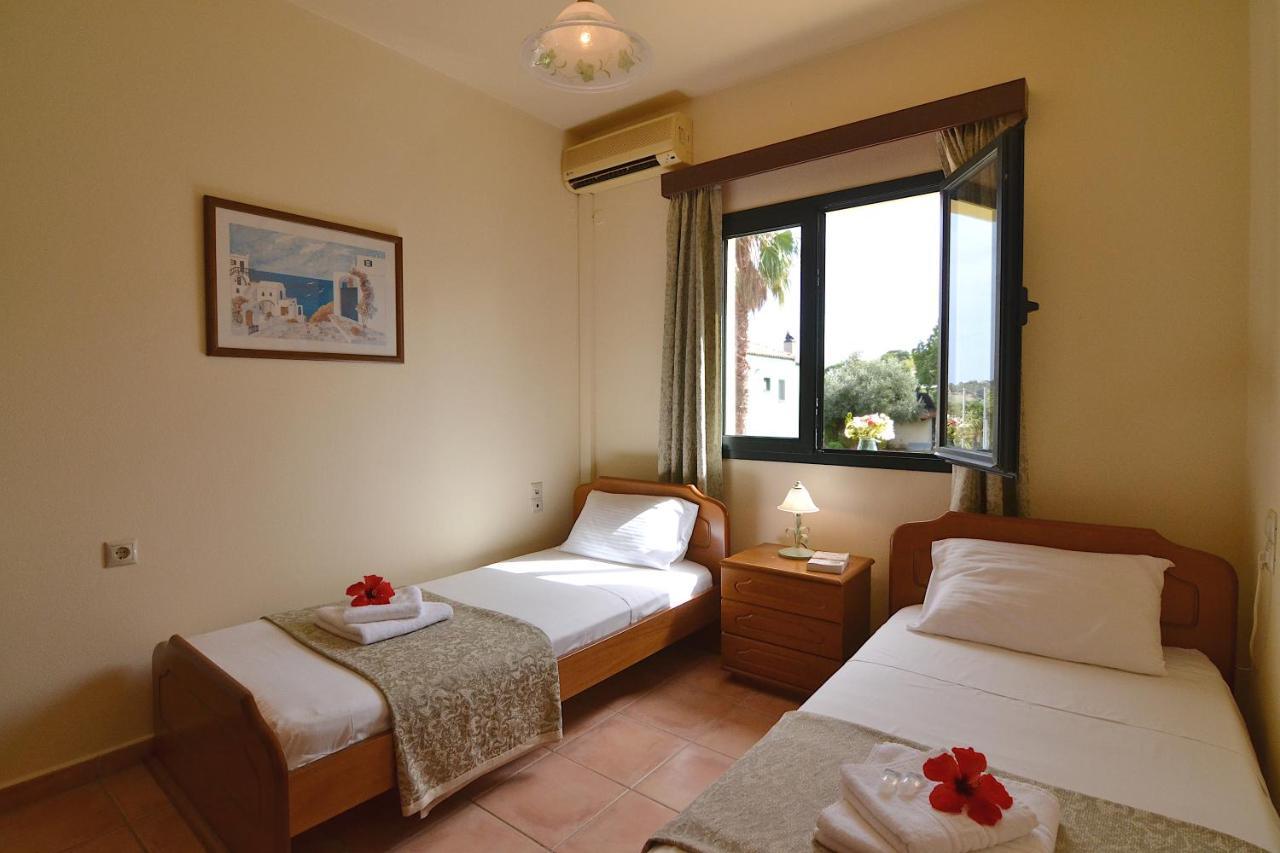 Christina Villas- Minoan Inland Pentamodi Екстер'єр фото